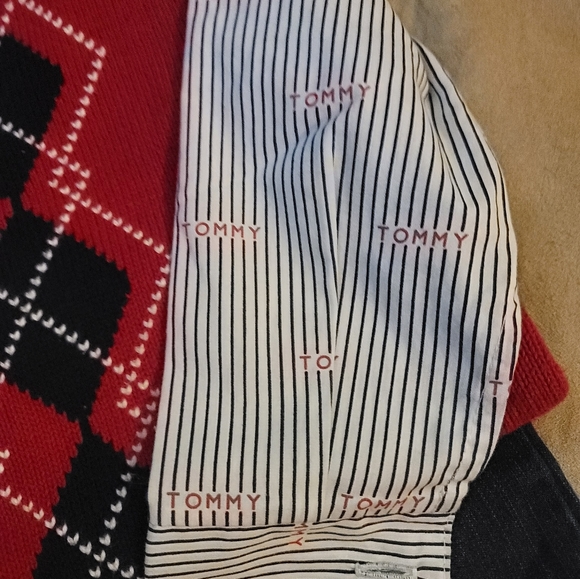 Tommy Hilfiger shirt set 2T - Picture 2 of 6
